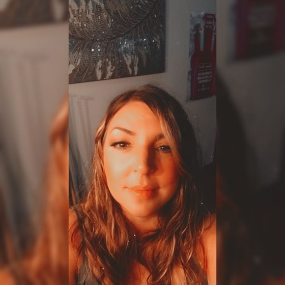 Meet your Posher, Melissa - Picture 1 of 1